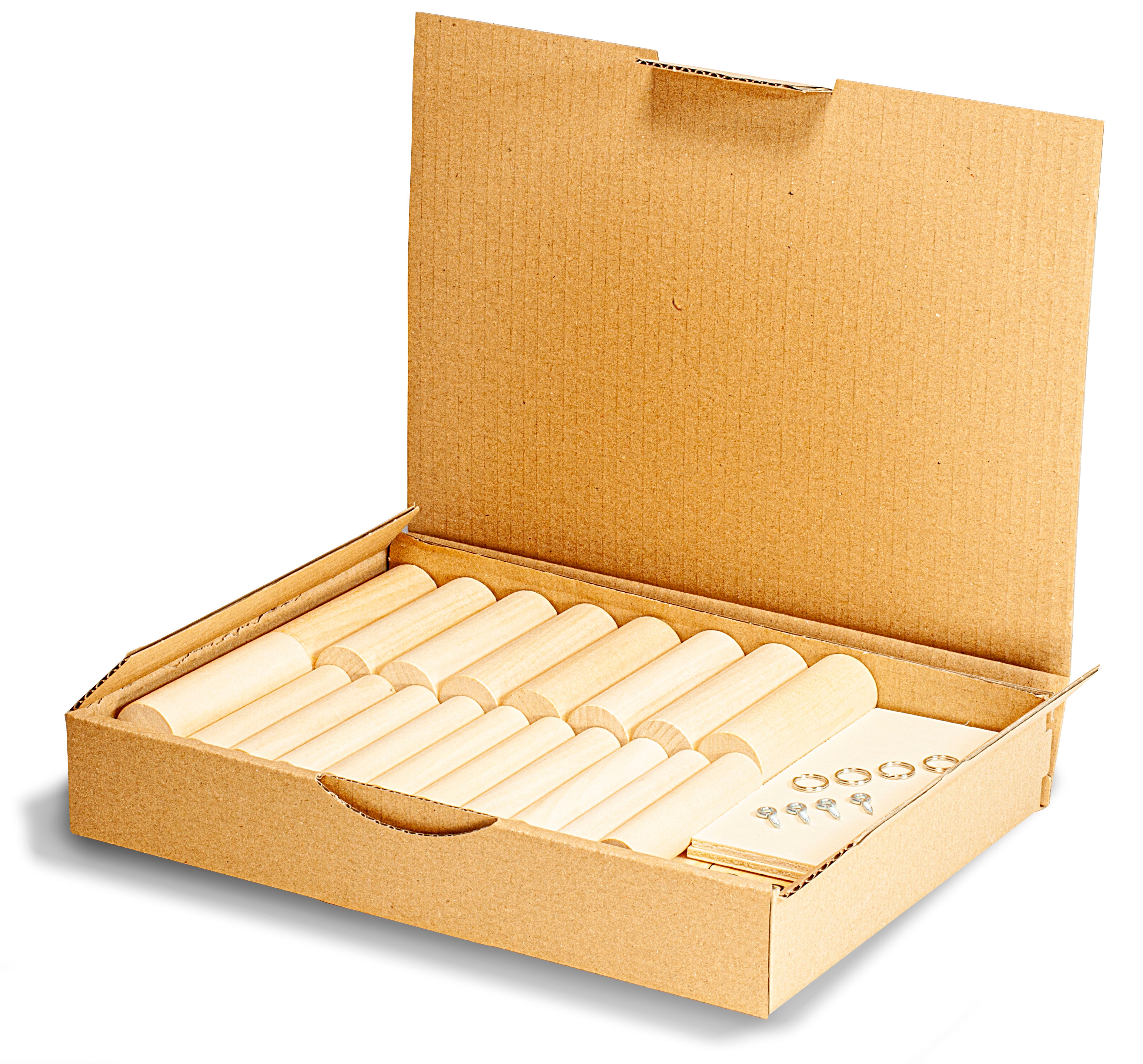 Kartonverpackung Materialpaket offen mit Drechselholz und Pappelsperrholzplatten in der Verpackung