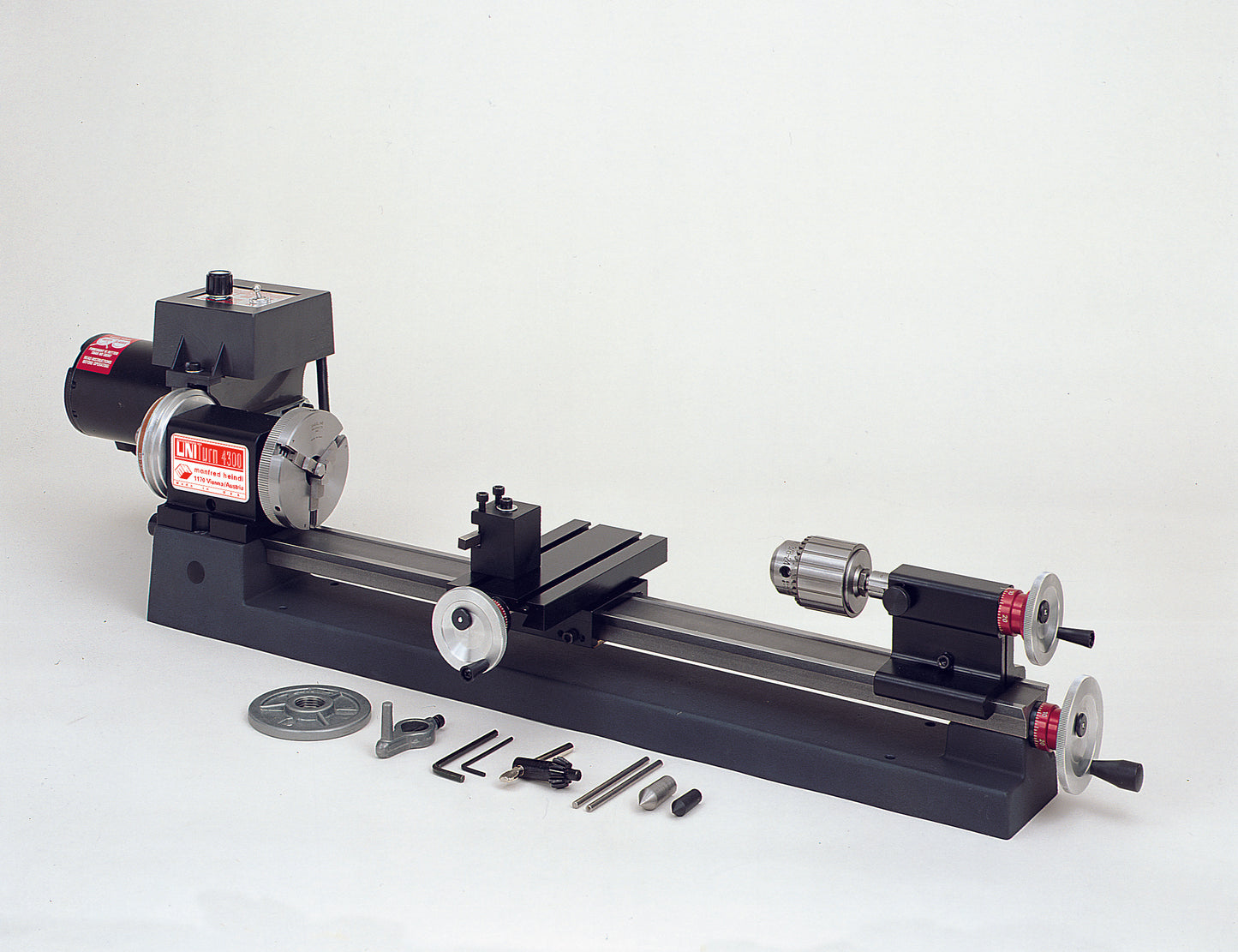 UNITURN 4300 Feinmachanikerdrehbank